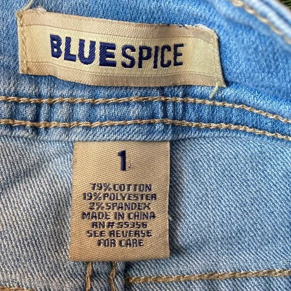 Embroided shorts - Picture 3 of 3